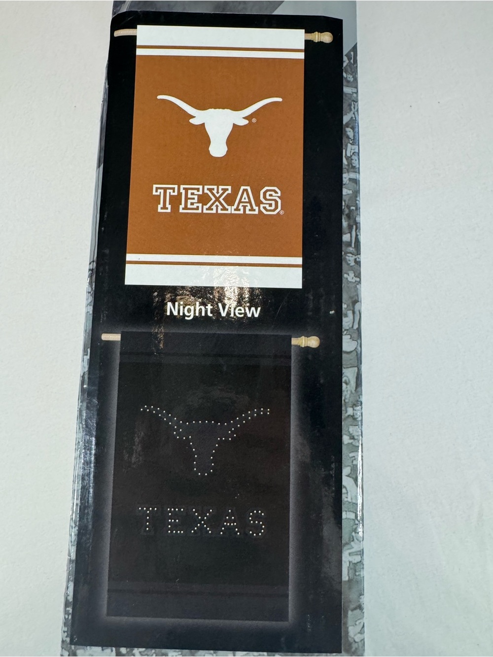 New Team Sports America Texas Longhorns Fiber Optic Light-Up Flag 44"x28"